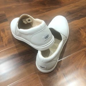 NEW UGG W KITLYN  WHITE LEATHER SLIP-ONS